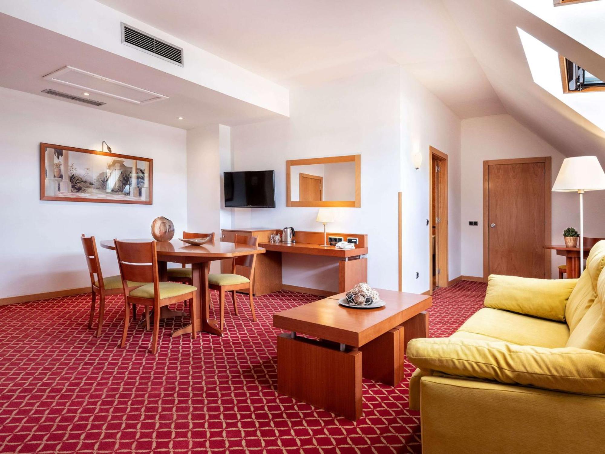 Hotel Zentral León Eksteriør bilde