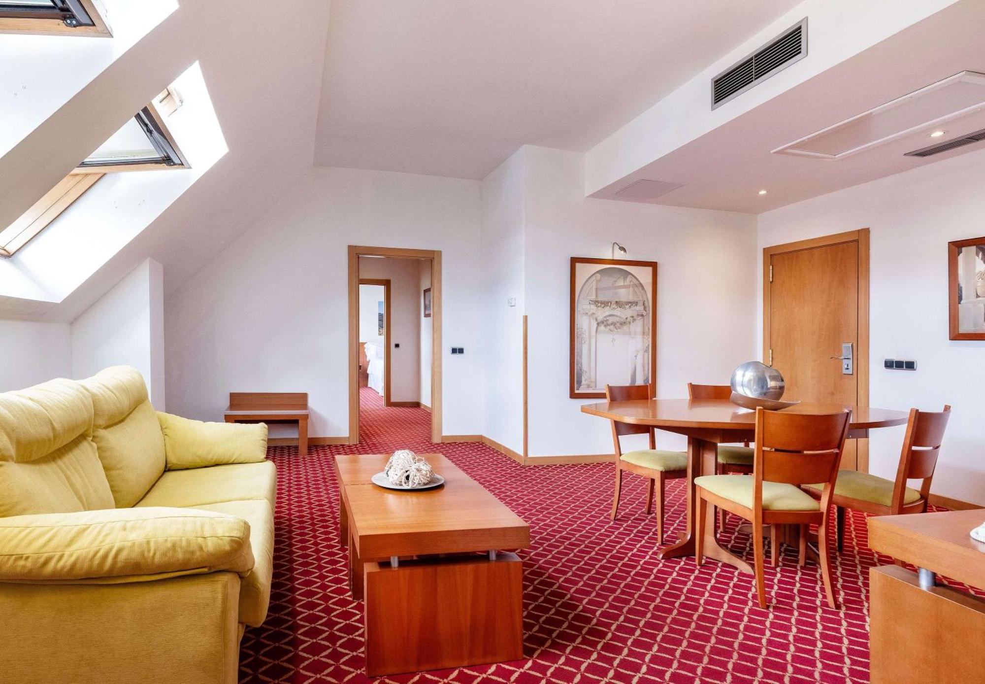 Hotel Zentral León Eksteriør bilde